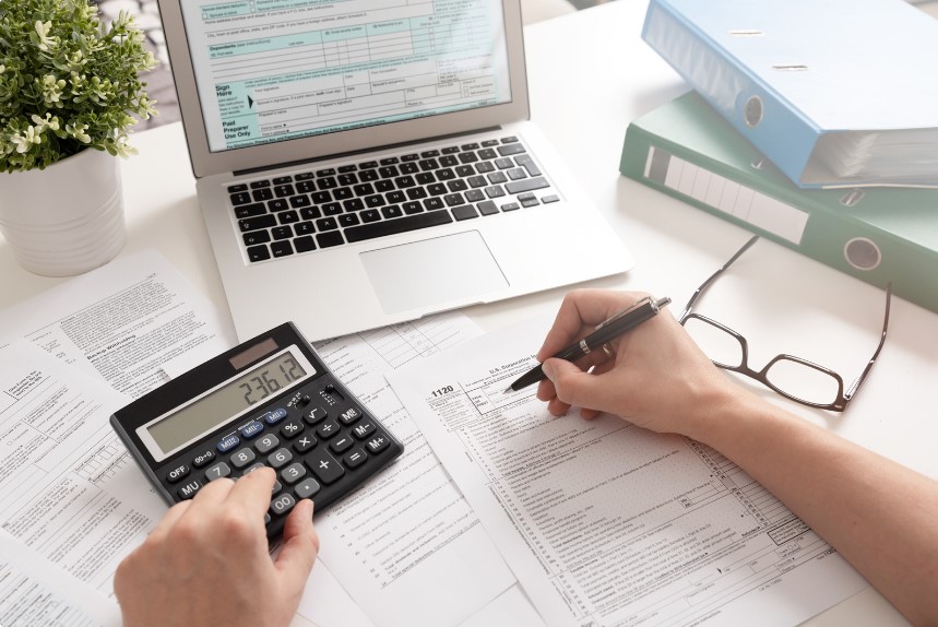 ¿Cuánto cuesta vender una vivienda? Los impuestos suman una gran cantidad de dinero extra a la hora de vender una vivienda.
